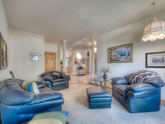 4th image of 30 Golden Currant Cir