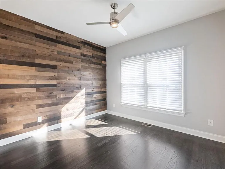378 Bill Kennedy Way SE — Photo 40