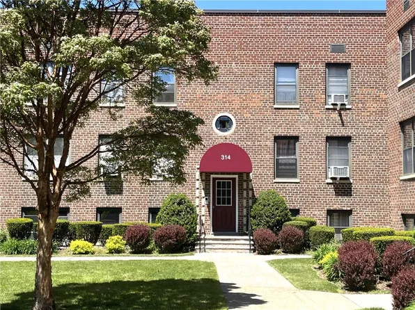 314 Richbell Road #A4, Mamaroneck, NY 10543