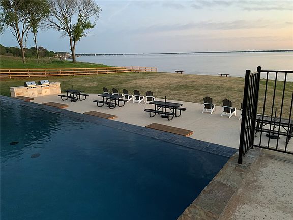 4th image of 665 Calmwater Ct