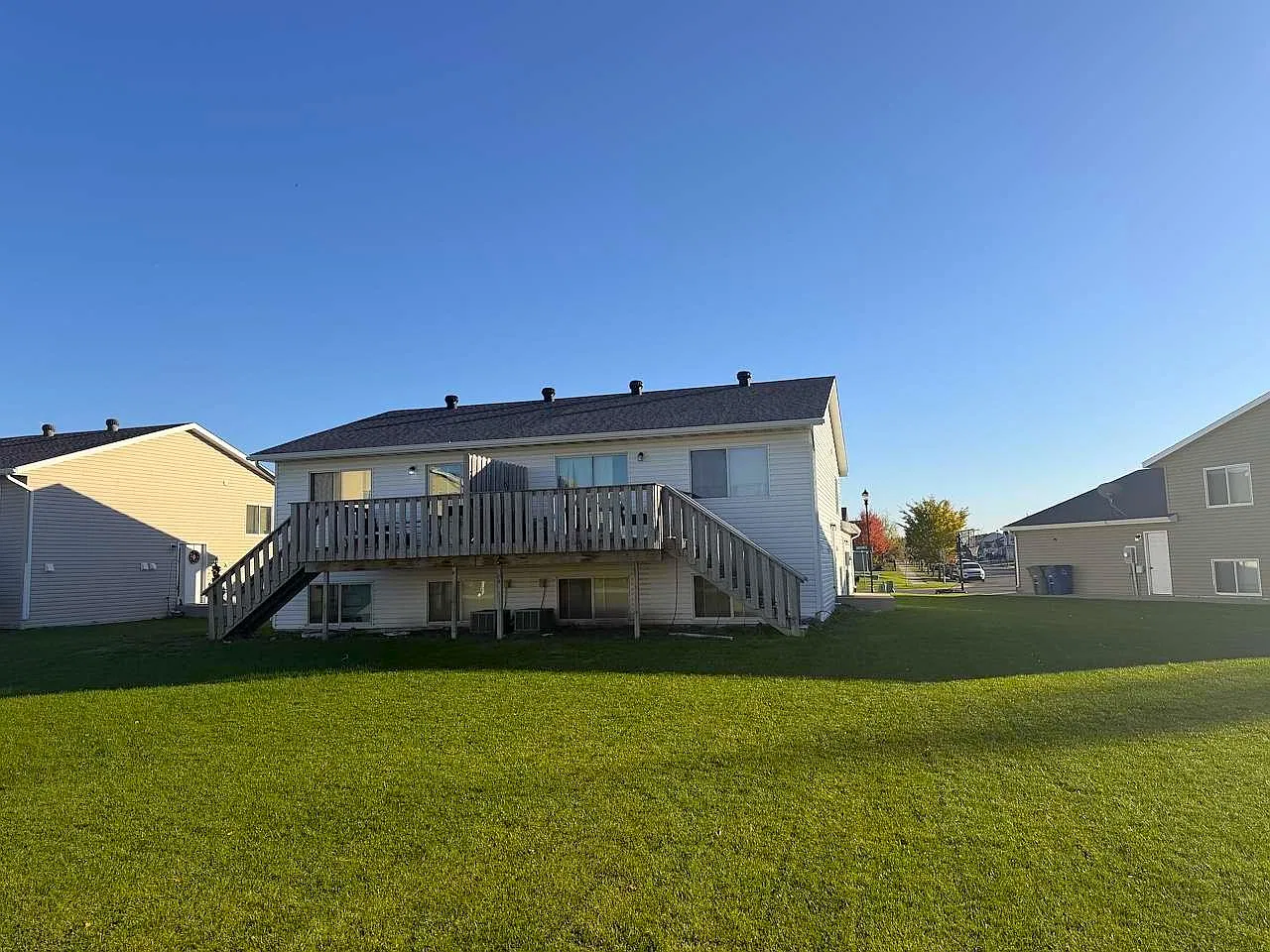 3 bed, 1640 sqft, $1,750 — Photo 2