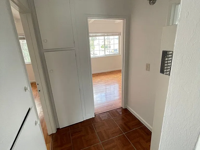 841 Sharmon Palms Ln — Photo 2