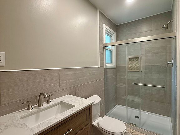 3rd image of 2602 W 18th St APT 1