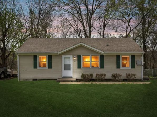 222 Creekside Dr, Clarksville, TN 37042