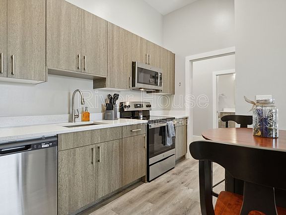 4th image of 102 River House Pl #2N