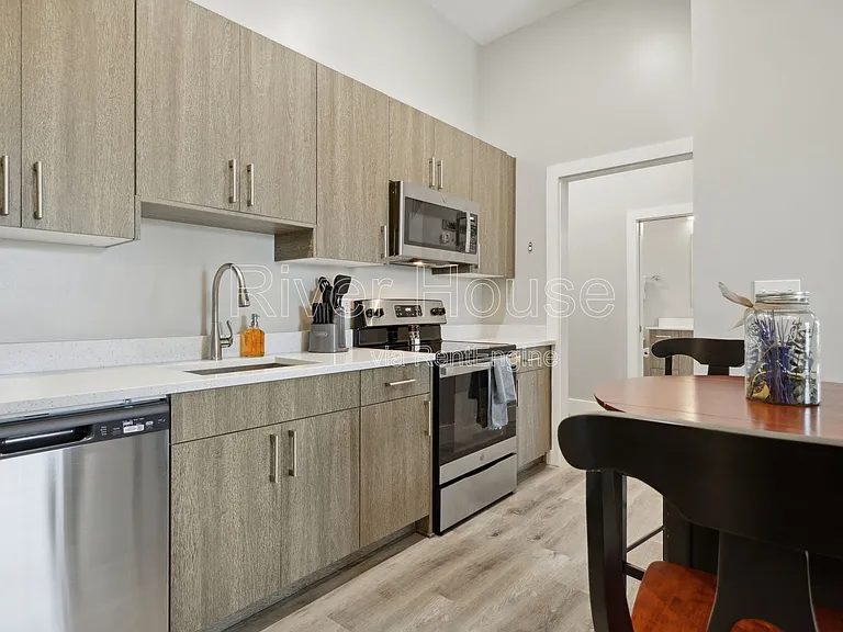 102 River House Pl #1H — Photo 13