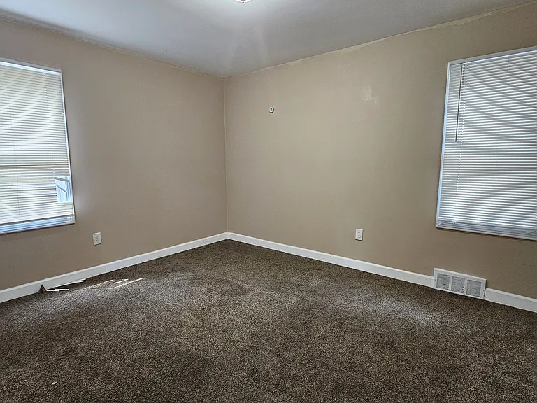 9273 Bedford St — Photo 6