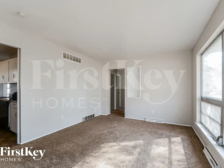 623 Holiday Ave — Photo 3