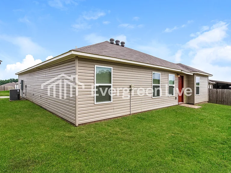 1088 Huntington Dr — Photo 14