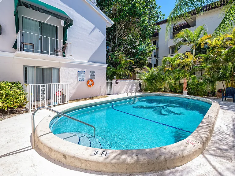 416 Santander Aveapt O — Photo 13