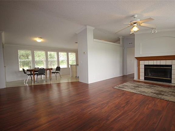 4th image of 114 Vallejo Creek Dr