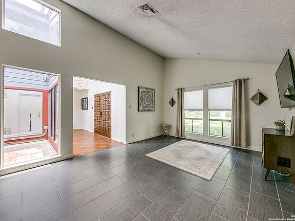 4th image of 2919 Low Oak St