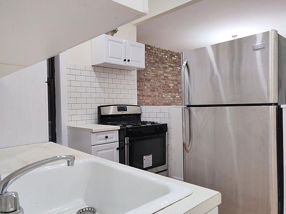 3rd image of 804 Nostrand Ave #2R