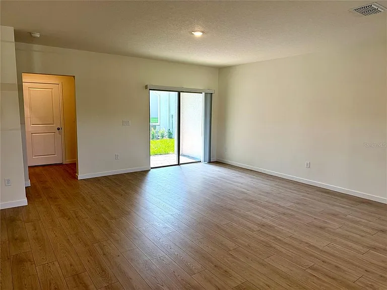 18197 Cider Mill Ln — Photo 7