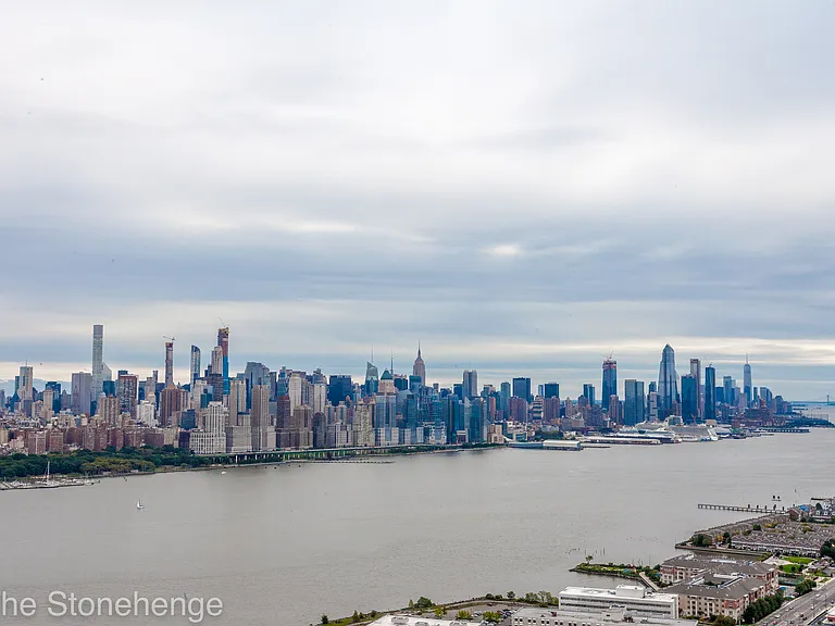 The Stonehenge on the Palisades — Photo 11