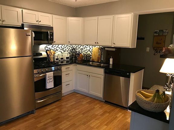 4th image of 11 Cedar Ct APT 8