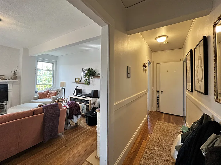 5-7 Craigie Cir #32 — Photo 8