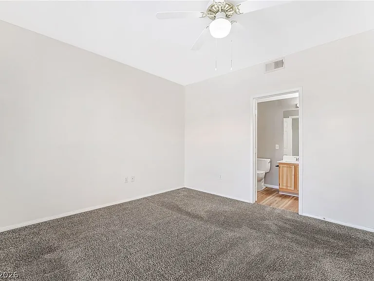 8555 W Russell Rd #2104 — Photo 16