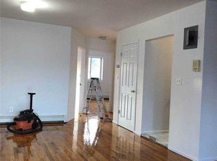 5238 72nd St, Flushing, NY 11378