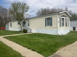 515 E Pondview Dr, Morrice, MI