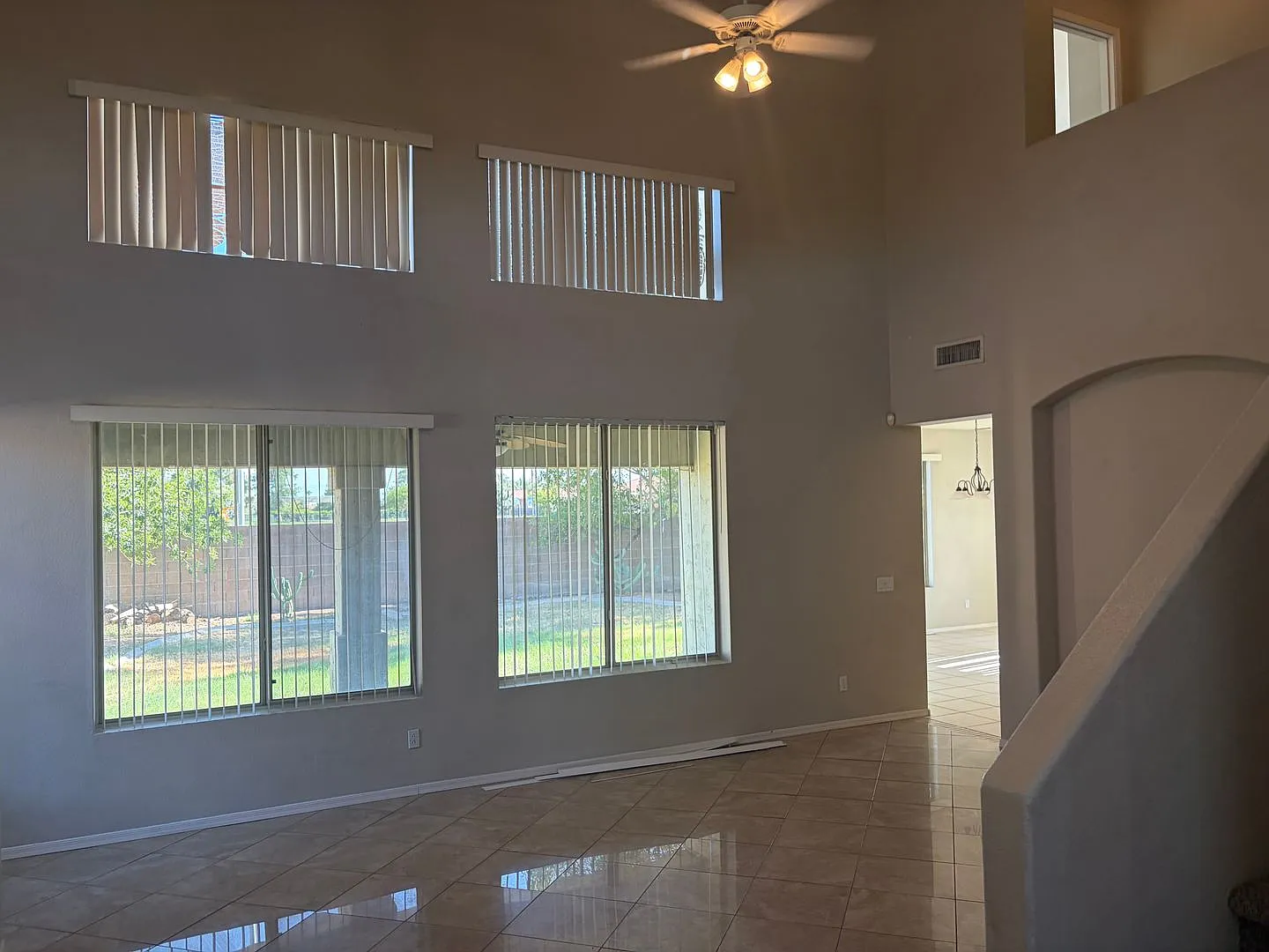 4 Bedroom Chandler Rental Vaulted Ceilings, Primary Deck, 3-Car Garage — Photo 4