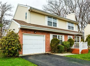 32 Kinder Dr, Bloomfield, NJ 07003