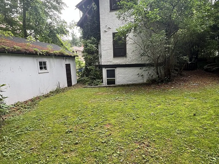 115 Heights Ct — Photo 1