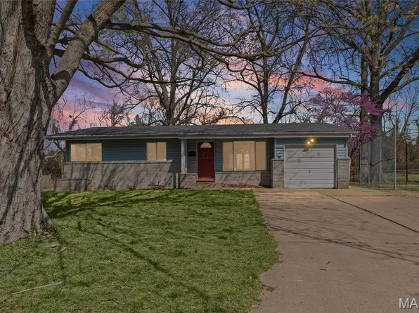 10822 Hallwood Dr, Saint Louis, MO 63136