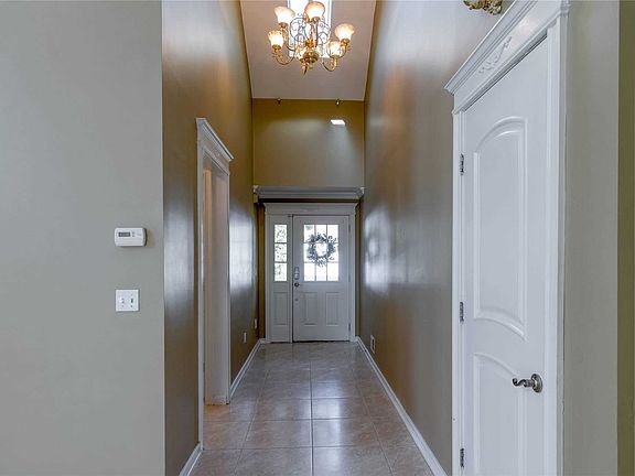 4th image of 131 Constantine Way