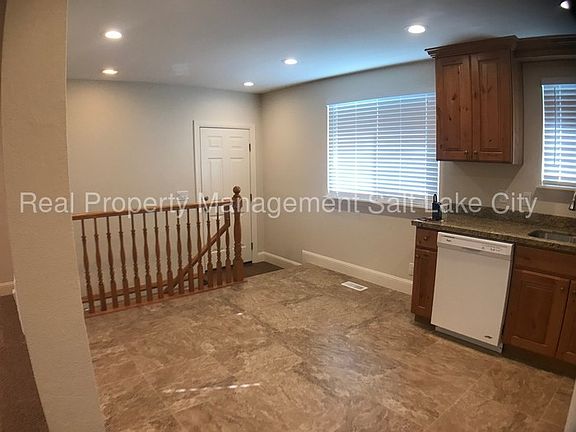 3rd image of 642 N Morton Dr
