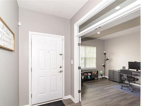 4th image of 15373 Royal Grove Ct