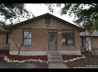 202 Fir Dl APT 102, Converse, TX 78109
