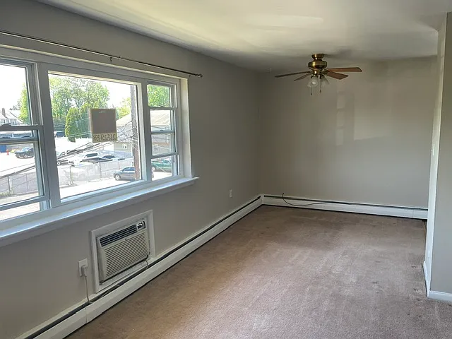 609 8th Ave — Photo 2