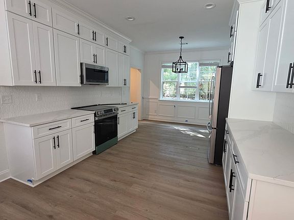 4th image of 142 Redds Branch Rd