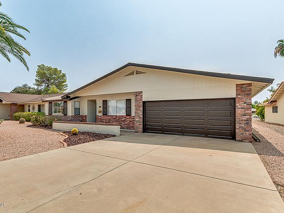 3rd image of 933 Leisure World