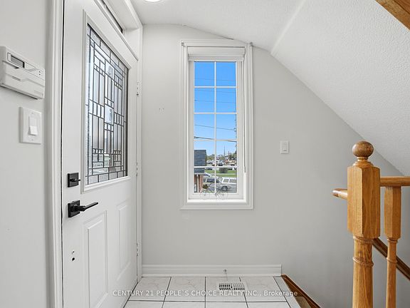 3rd image of 1330 Altona Rd #1