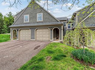 306 Redrock Dr, Burlington, VT 05401