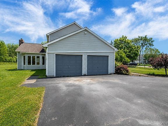 4th image of 5111 Oakwood Dr
