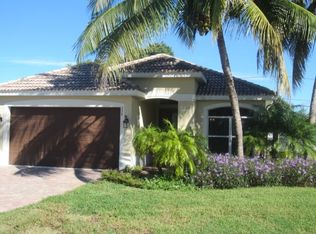 779 91st Ave N, Naples, FL 34108