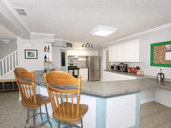 3rd image of 5016 E 34th St