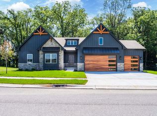 1751 Trailbrook Dr, Valparaiso, IN 46385