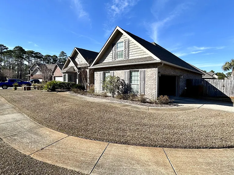 80 S Knightsbridge Ct — Photo 4