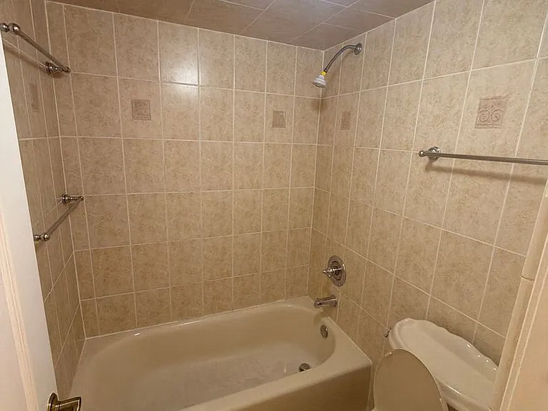 1101 SW 122nd Ave #106 — Photo 5