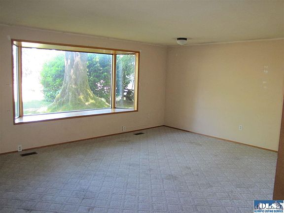 2nd image of 1848 Harborcrest Pl