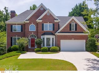 330 Summer Shade Ln, Roswell, GA 30075