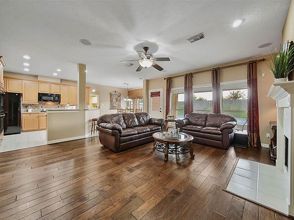 5th image of 2707 Thompson Crossing Dr