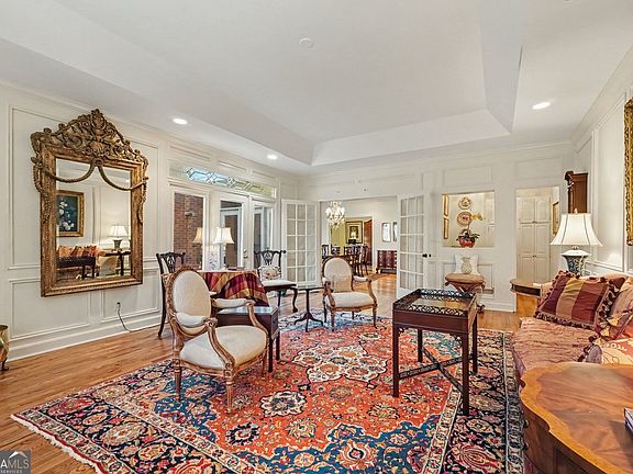 2nd image of 3685 Peachtree Rd NE APT 16