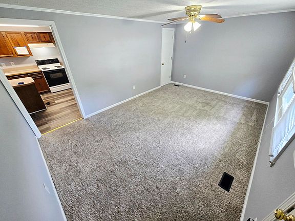 3rd image of 615 Elmira St