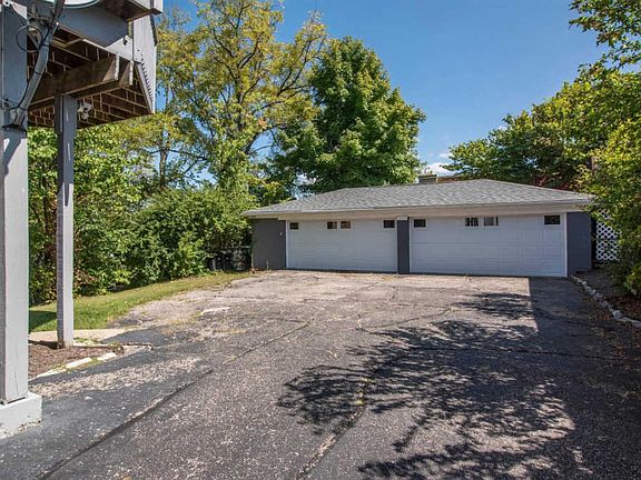 5th image of 3710 Drakewood Dr