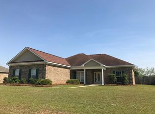 207 Azalea Ln, Headland, AL 36345